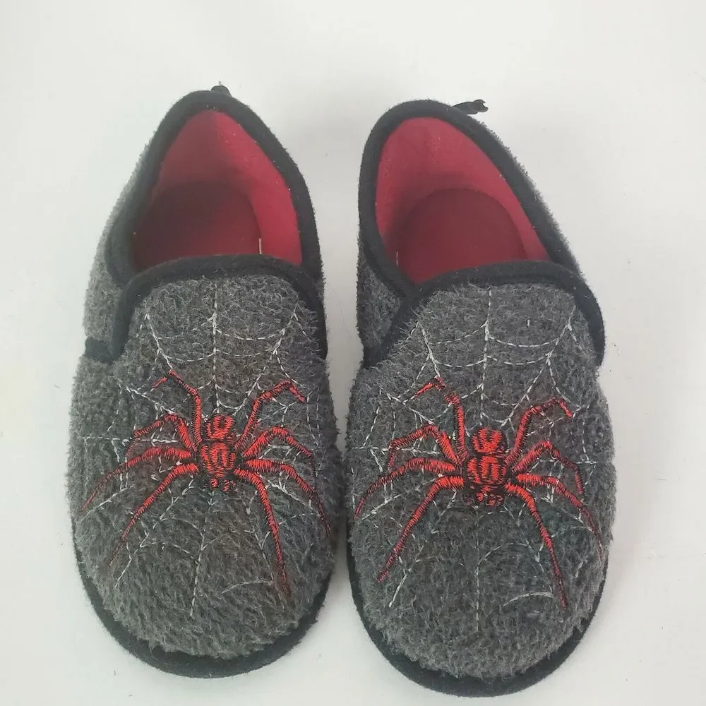 Youth Boys Spider Web Slippers Red Size Small US 11-12